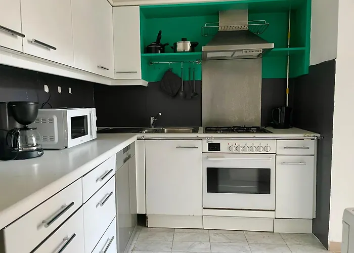 100 M2 With Balcony & Free Parking