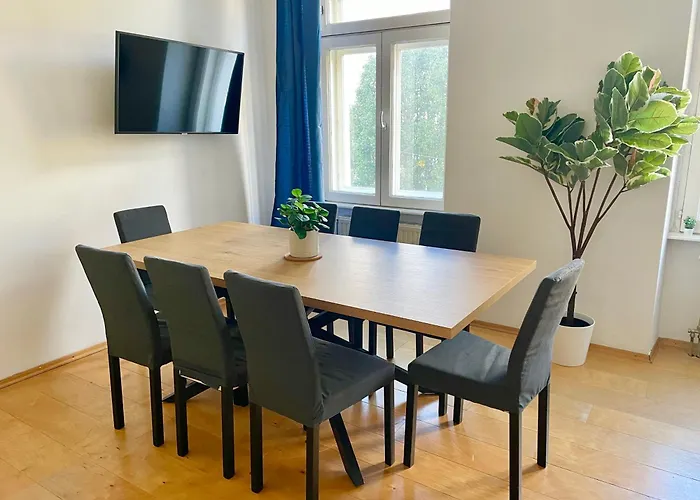 דירה 100 M2 With Balcony & Free Parking