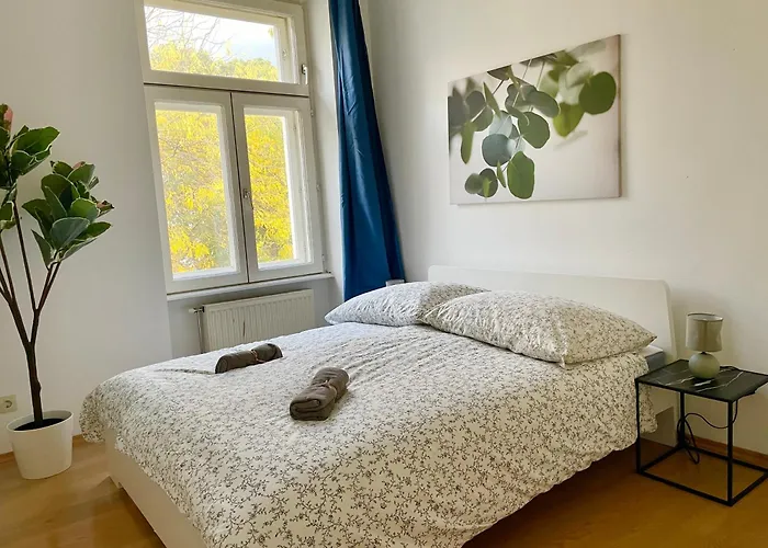 100 M2 With Balcony & Free Parking וינה