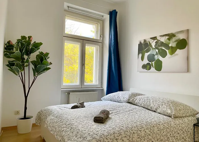 100 M2 With Balcony & Free Parking דירה *